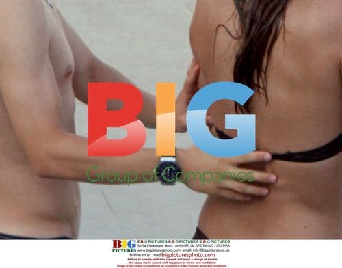 Tottenham's Luka Modric relaxing on beach in Dubrovnik