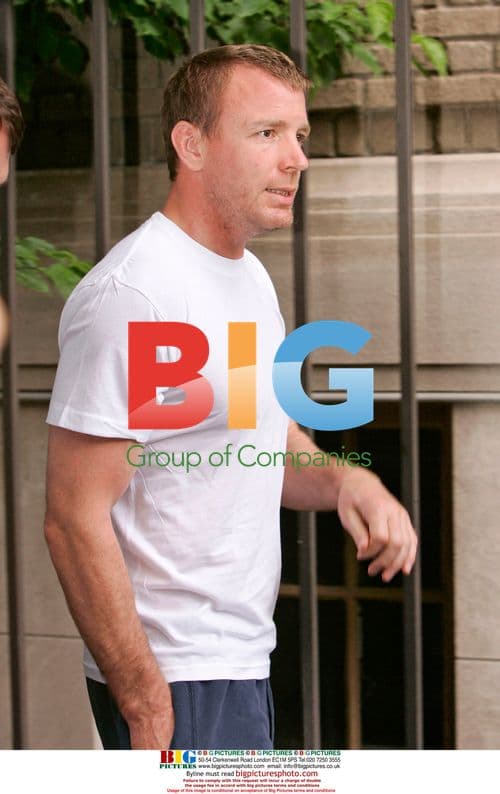 Madonna and family arrive, depart NYC apartment