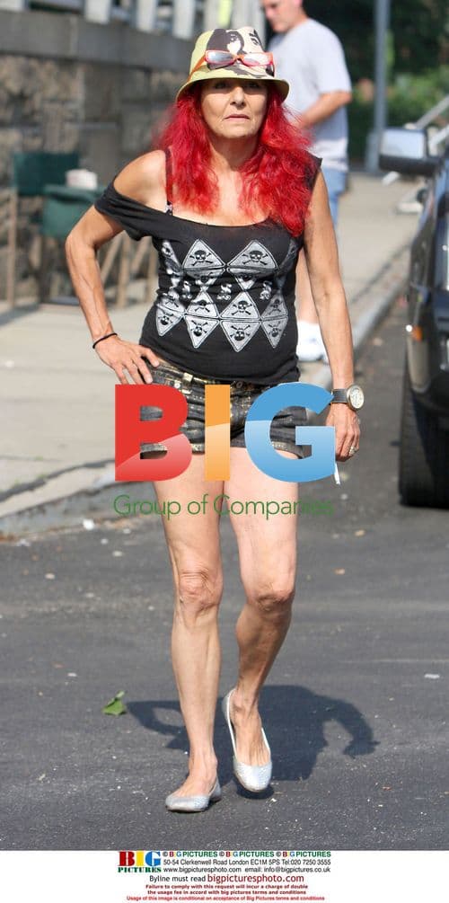 Ugly Betty cast filming season 3 in NYC