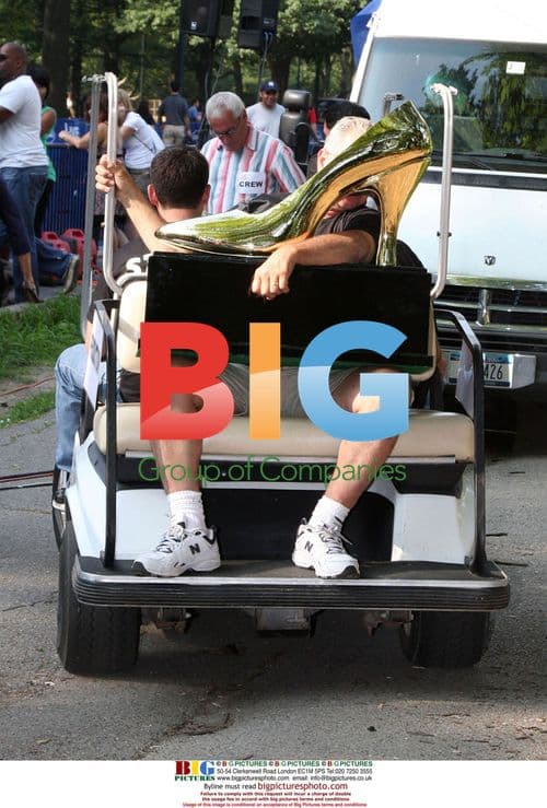 Kelly Ripa Runs High Heel-a-Thon in Central Park