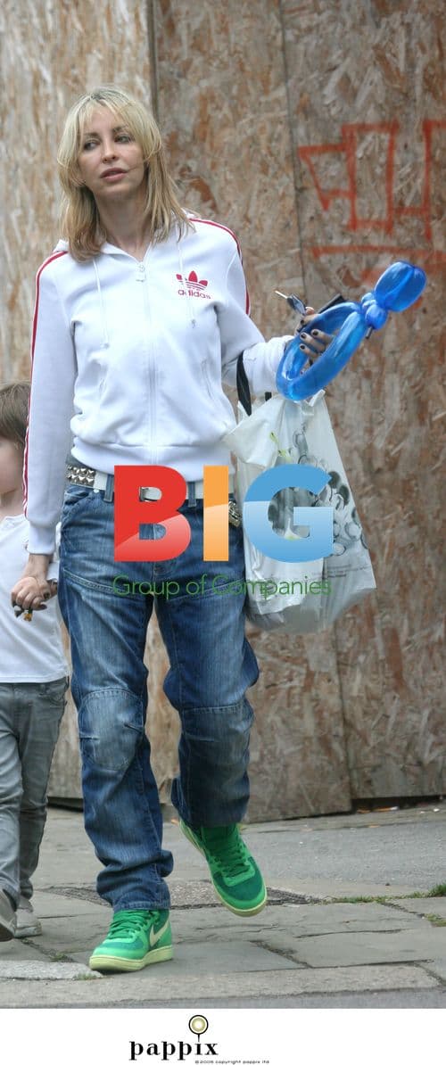 Liam Gallagher and Nicole Appleton with family