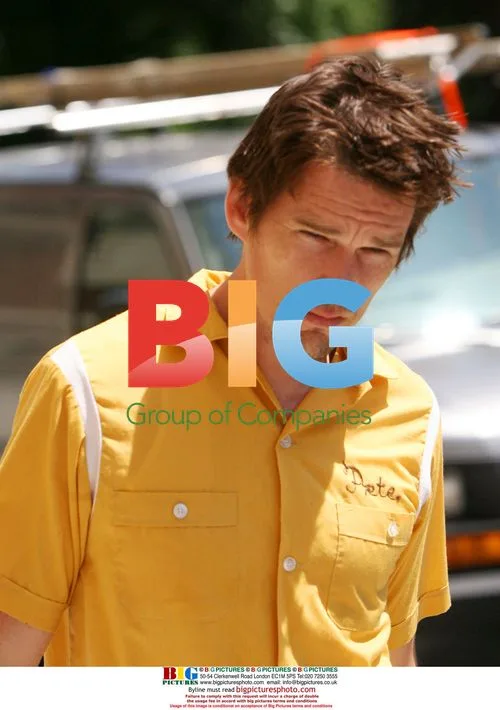 Ethan Hawke strolling in NYC