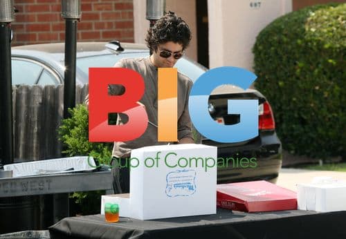 Adrian Grenier Celebrates 32nd Birthday on 'Entourage' Set