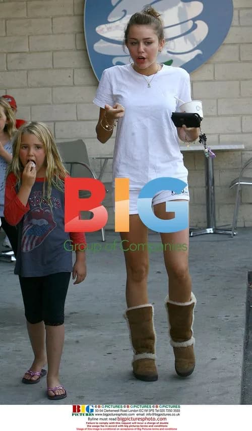 Miley Cyrus pampers herself at a salon