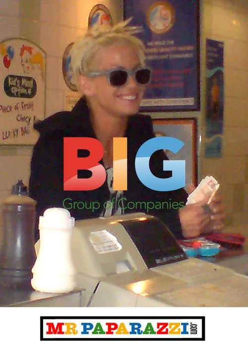 Girls Aloud's Sarah Harding Gets Fish and Chips