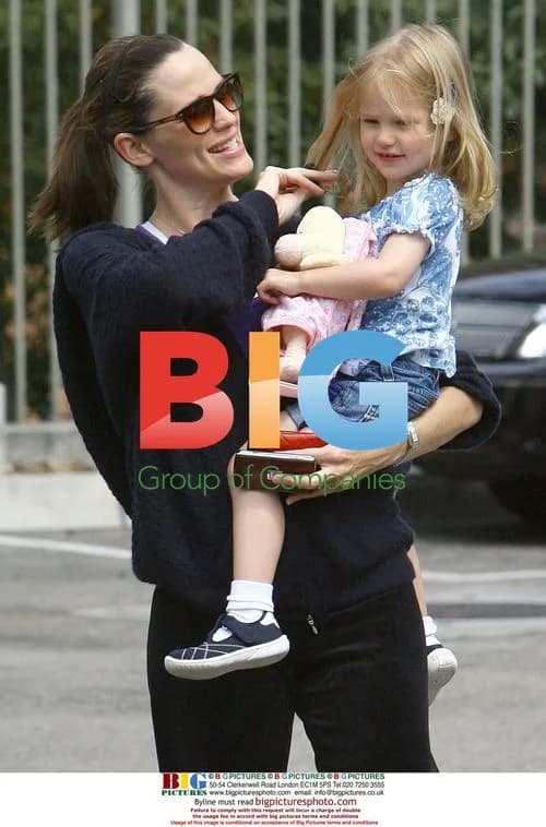 Jennifer Garner and daughter Violet in Brentwood, LA