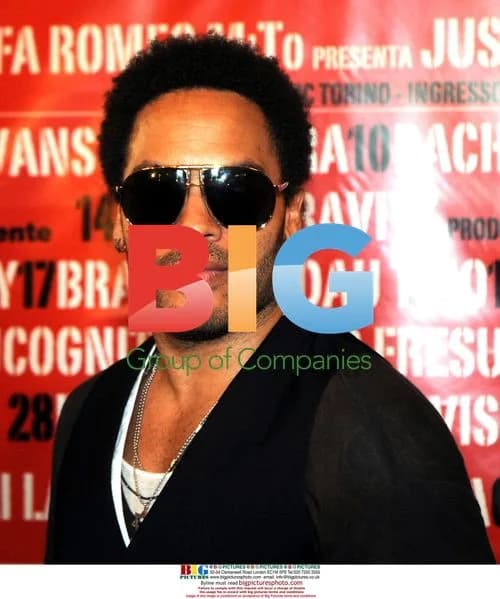 Lenny Kravitz Awarded Key to Milan