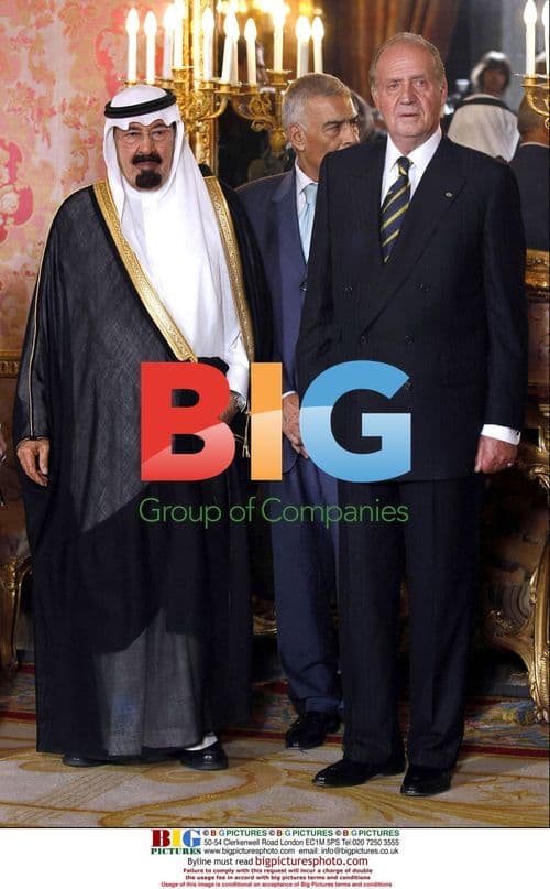 King Juan Carlos, Queen Sofia, and Crown Prince Felipe attend gala dinner