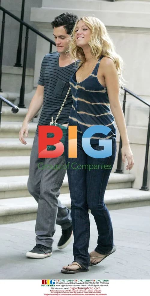 Blake Lively and Penn Badgley filming 'Gossip Girl'