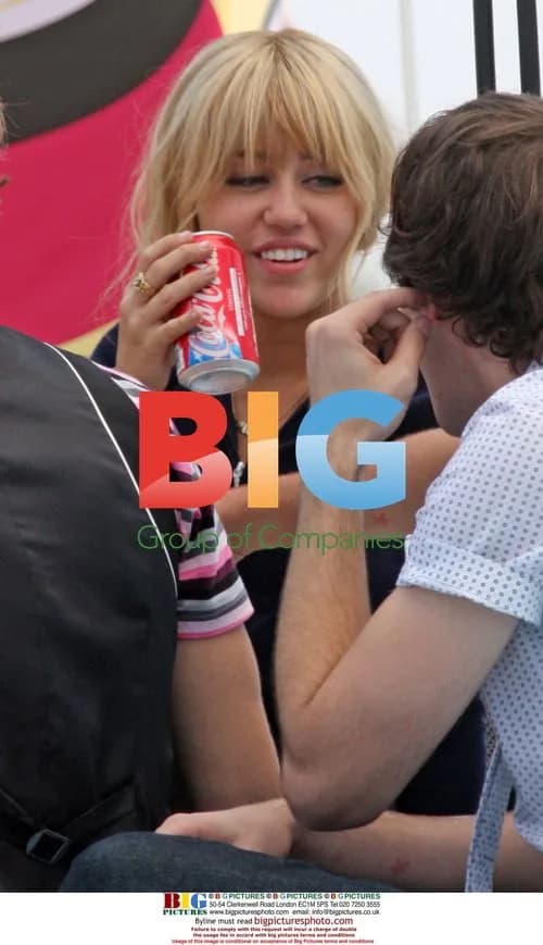 Miley Cyrus on 'Hannah Montana' Set