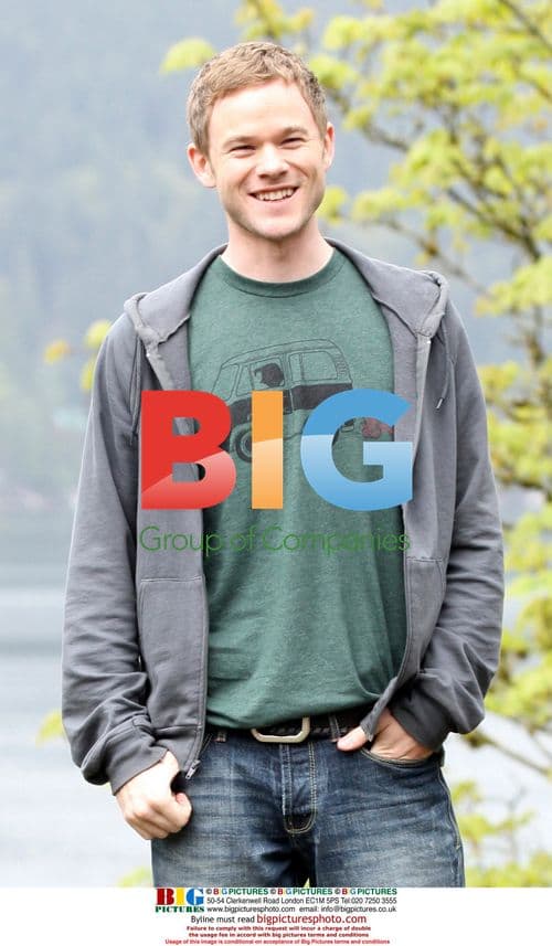 Aaron Ashmore and Shawn Ashmore on Set