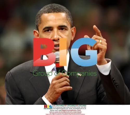 Barack Obama Smiles at Virginia High School