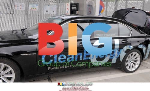 BMW Hydrogen 7 at Total H2 Filling Station