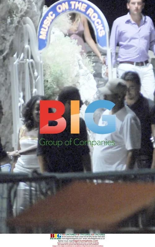 Denzel Washington and family arrive in Positano