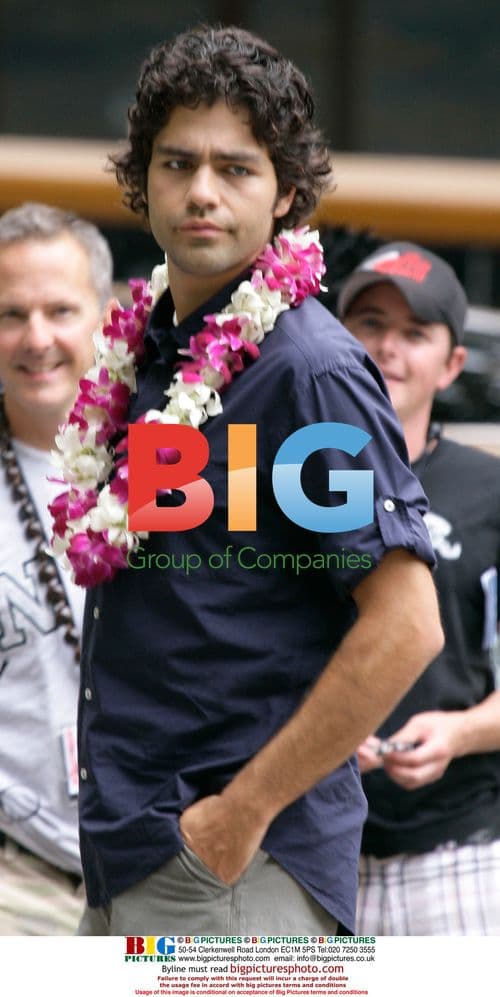 Adrian Grenier and Vince on Entourage set