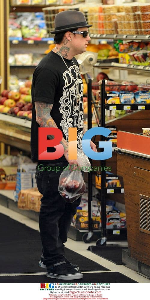 Benji Madden Shops for Paris Hilton