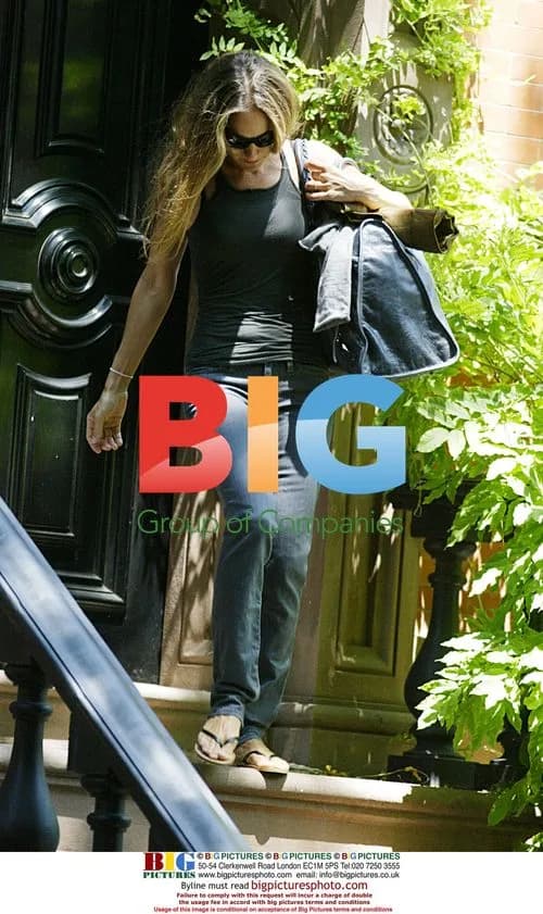 Sarah Jessica Parker leaves her NYC home