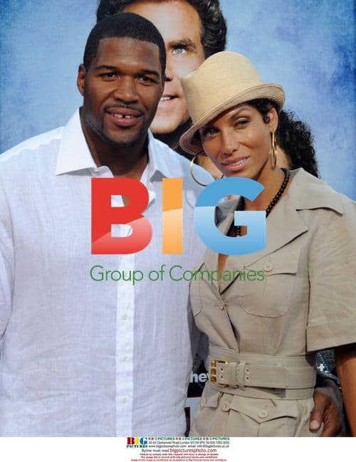 Nicole Mitchell and Michael Strahan at Step Brothers Premiere