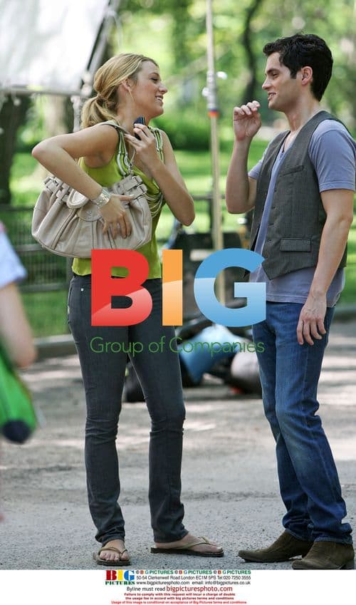 Blake Lively and Penn Badgley filming "Gossip Girl"