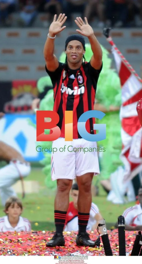 Ronaldinho unveiled at San Siro Stadium