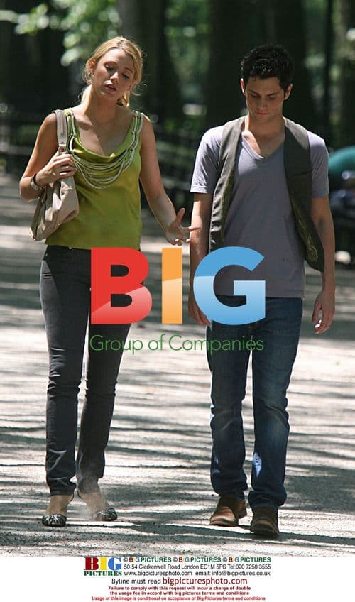 Blake Lively and Penn Badgley film Gossip Girl in NYC