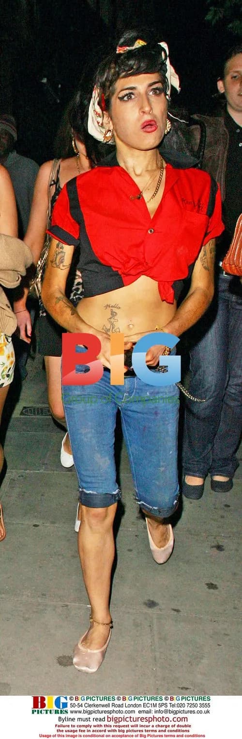 Amy Winehouse Leaves Camden Pub at 5am