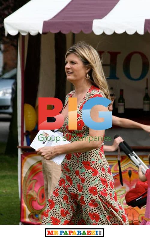 Trinny and Susannah filming mock village fete