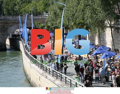 Paris Plages opening on the Seine