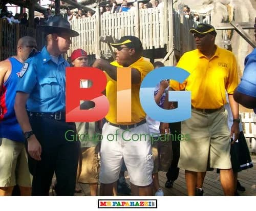 Chris Brown and Rihanna on a Date at Kings Dominion