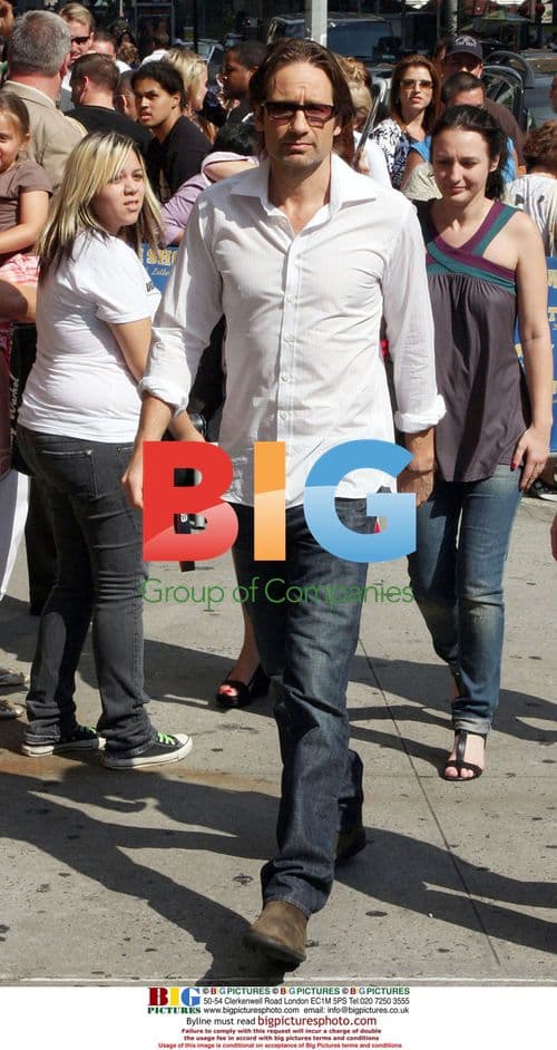 David Duchovny Greeted by Fans at Letterman