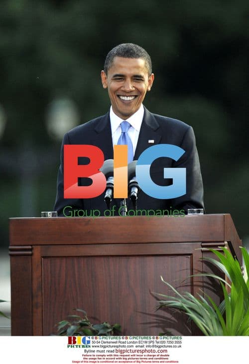 Barrack Obama speaks in Berlin