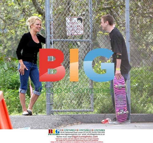 Pamela Anderson Shopping in Malibu