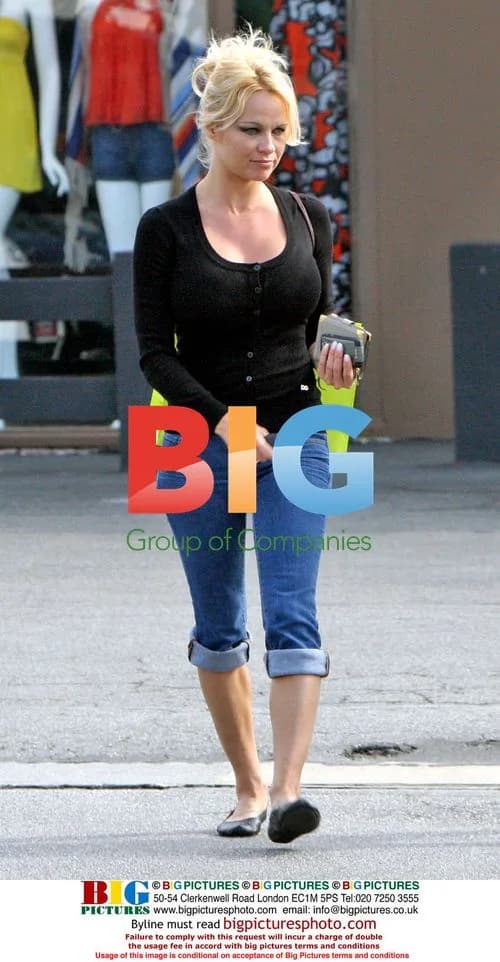 Pamela Anderson goes shopping in Malibu