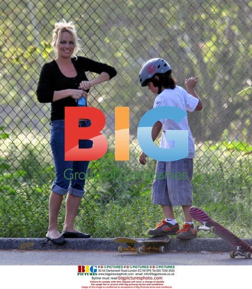 Pamela Anderson shopping in Malibu