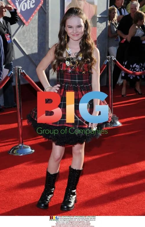 Madeline Carroll at "Swing Vote" Premiere
