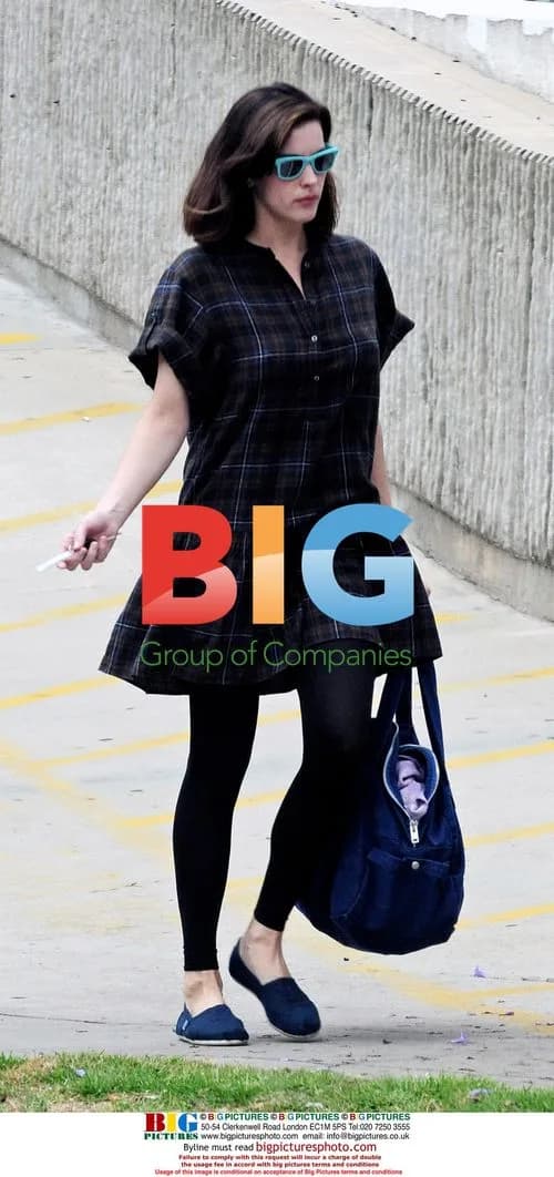 Liv Tyler runs with trainer in LA