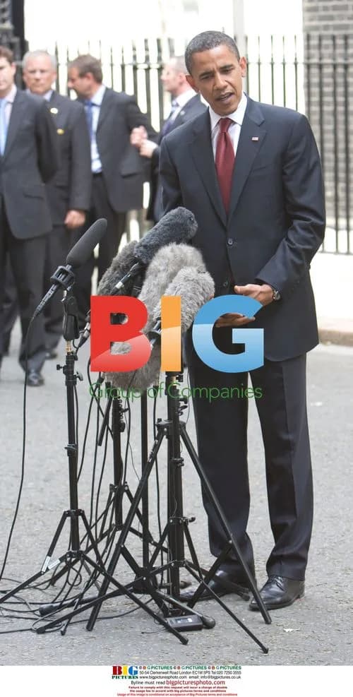Obama leaves 10 Downing Street after talks