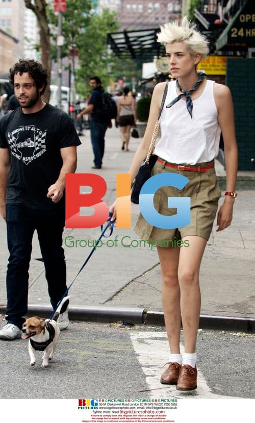 Agyness Deyn walks dog in NYC