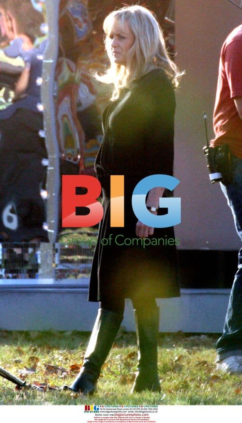 M&S Models Seem Tense at Photoshoot