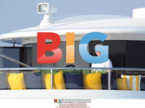 Catherine Zeta-Jones and Michael Douglas in Saint-Tropez