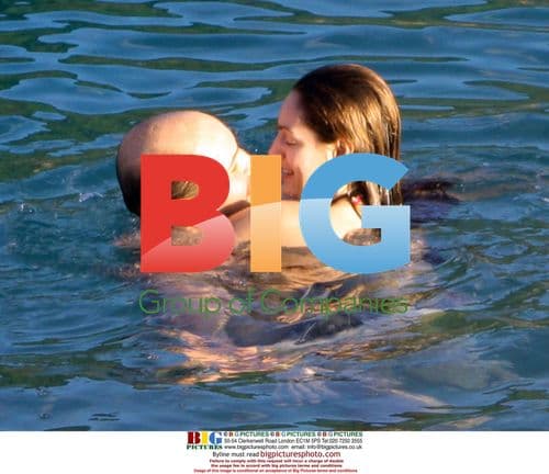 Kelly Brook and Billy Zane on romantic break