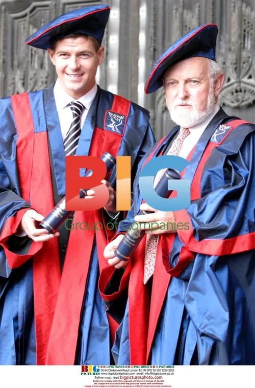 Steven Gerrard receives honorary fellowship