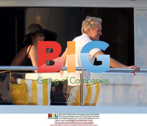 Catherine Zeta-Jones and Michael Douglas in Saint-Tropez