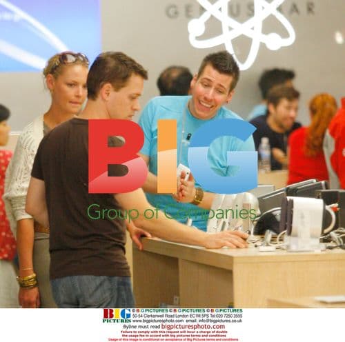 Katherine Heigl & T.R. Knight Shopping