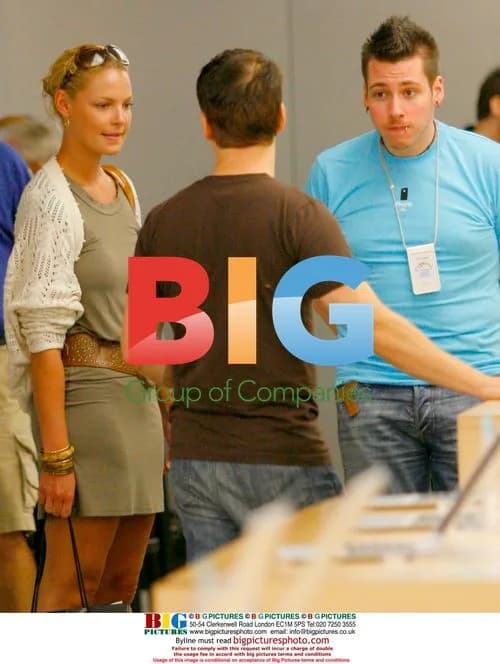 Katherine Heigl & T.R. Knight Shop in Glendale