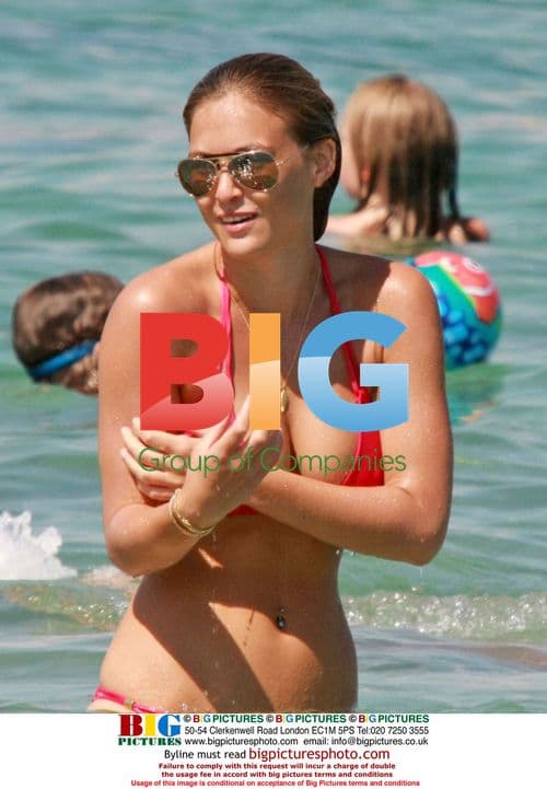 Bar Refaeli enjoys beach holiday