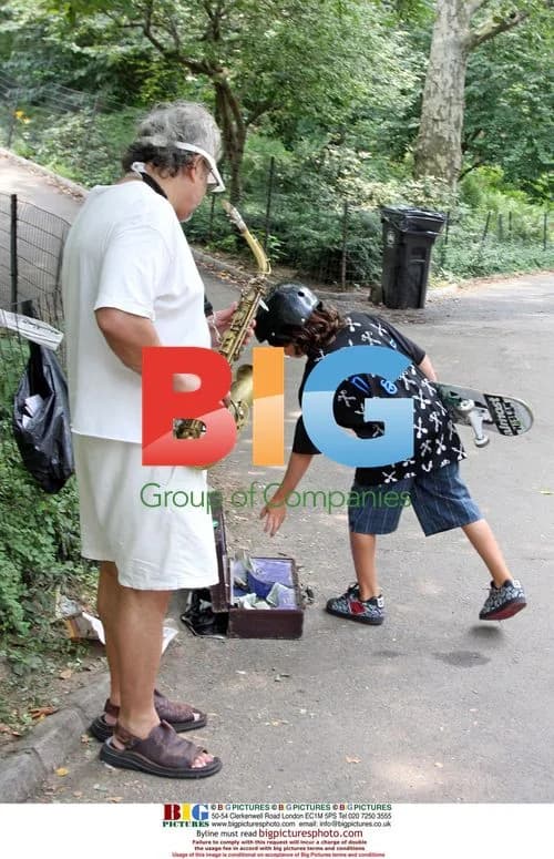 Pamela Anderson Takes a Stroll Through Central Park