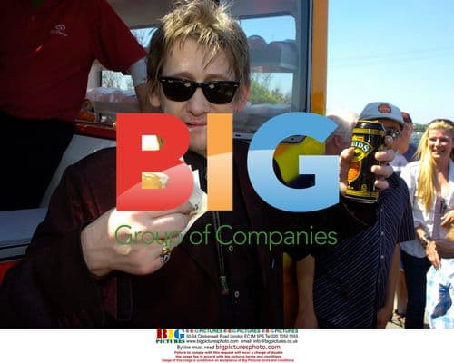 The Pogues' Shane McGowan and girlfriend at Sandycove Beach