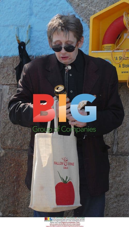 The Pogues' Shane McGowan and girlfriend at Sandycove Beach