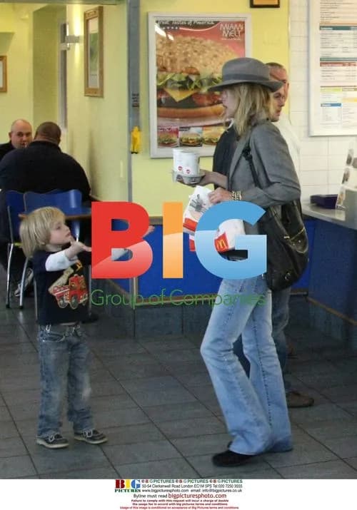 Kate Moss visits Macdonalds